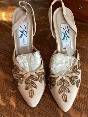 Ros Hommerson Beige Pointed-Toe Embellished Slingback Mules